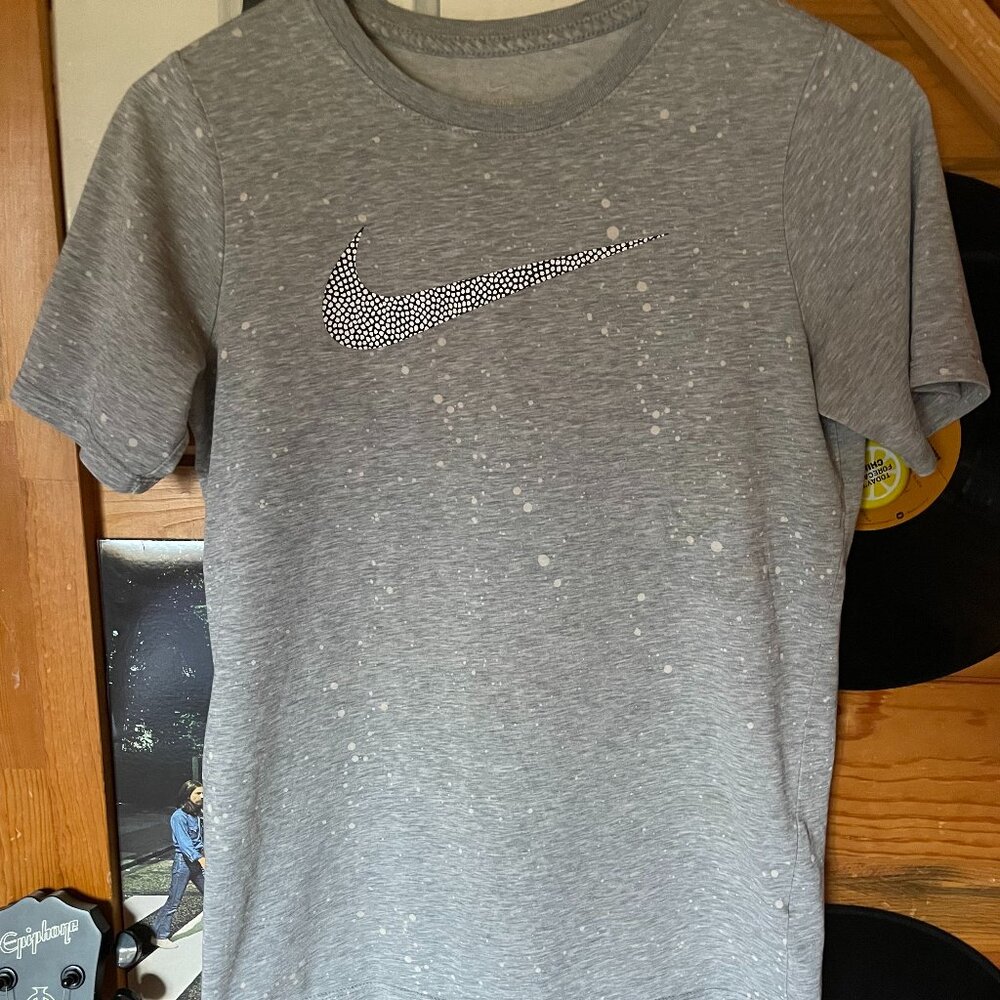 NIKE Dri-FIT Cloud Grey White Dotted Tee Shirt Youth Large YL